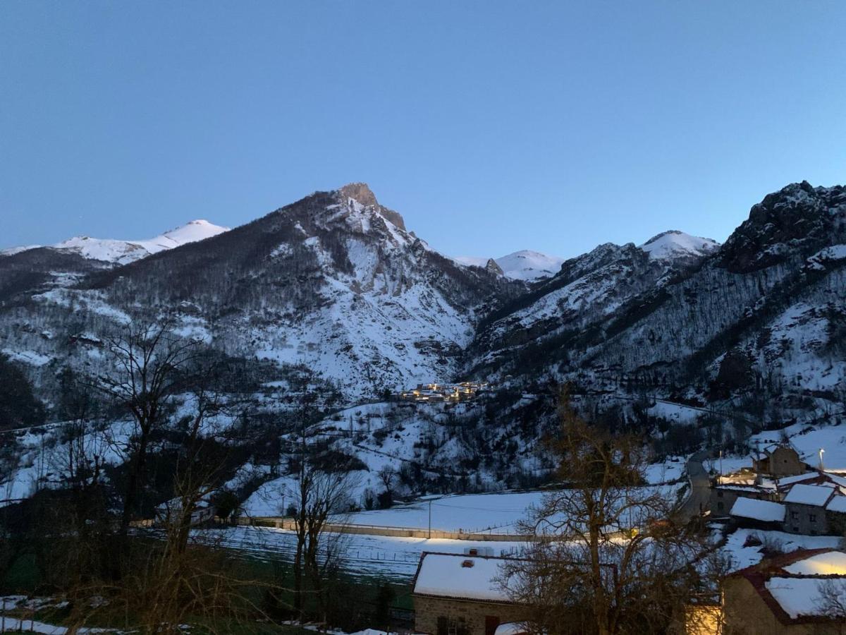 Hotel Rural El Sestil Dobres Buitenkant foto