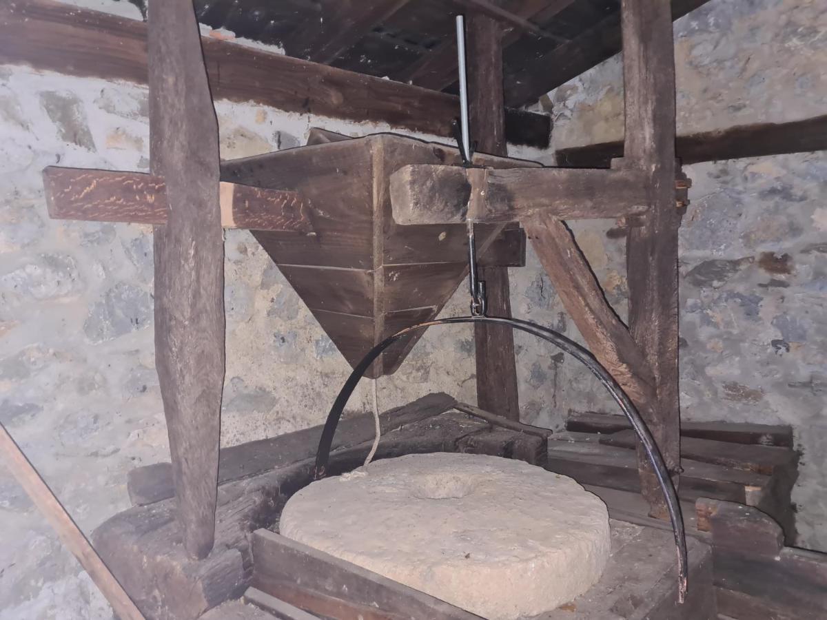 Hotel Rural El Sestil Dobres Buitenkant foto