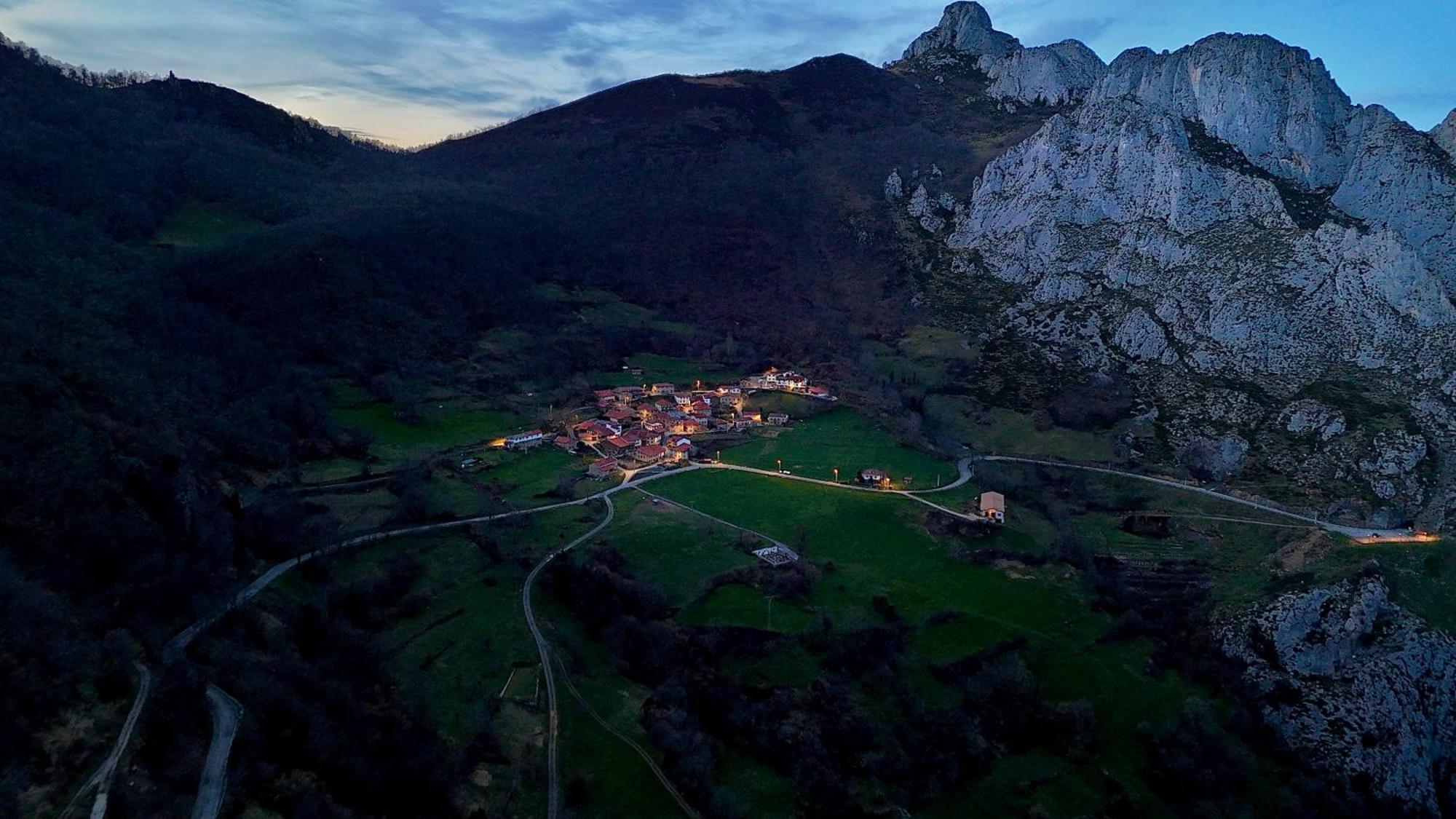 Hotel Rural El Sestil Dobres Buitenkant foto