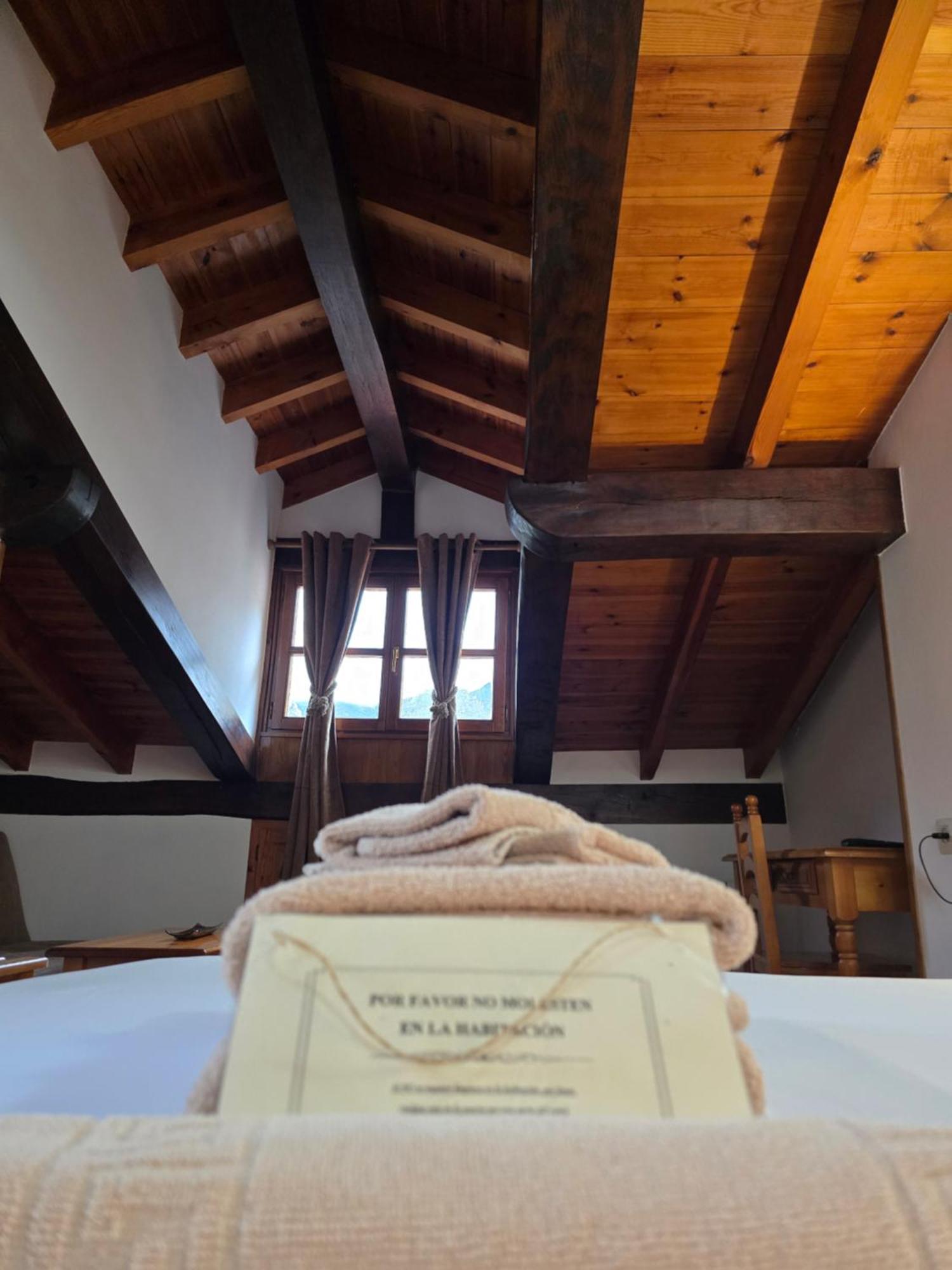 Hotel Rural El Sestil Dobres Buitenkant foto