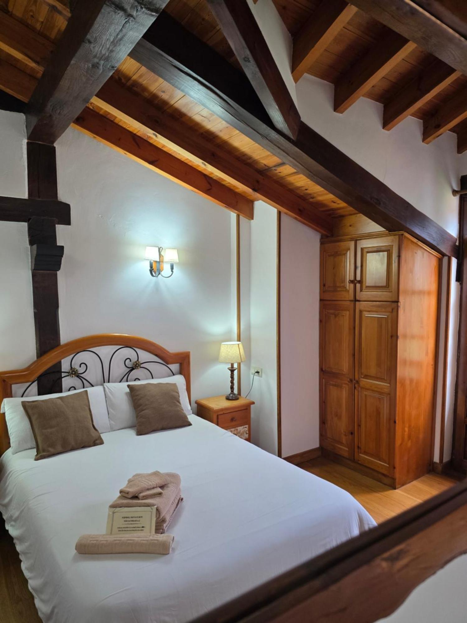 Hotel Rural El Sestil Dobres Buitenkant foto